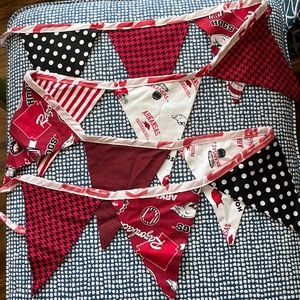 Razorback pennant bunting.